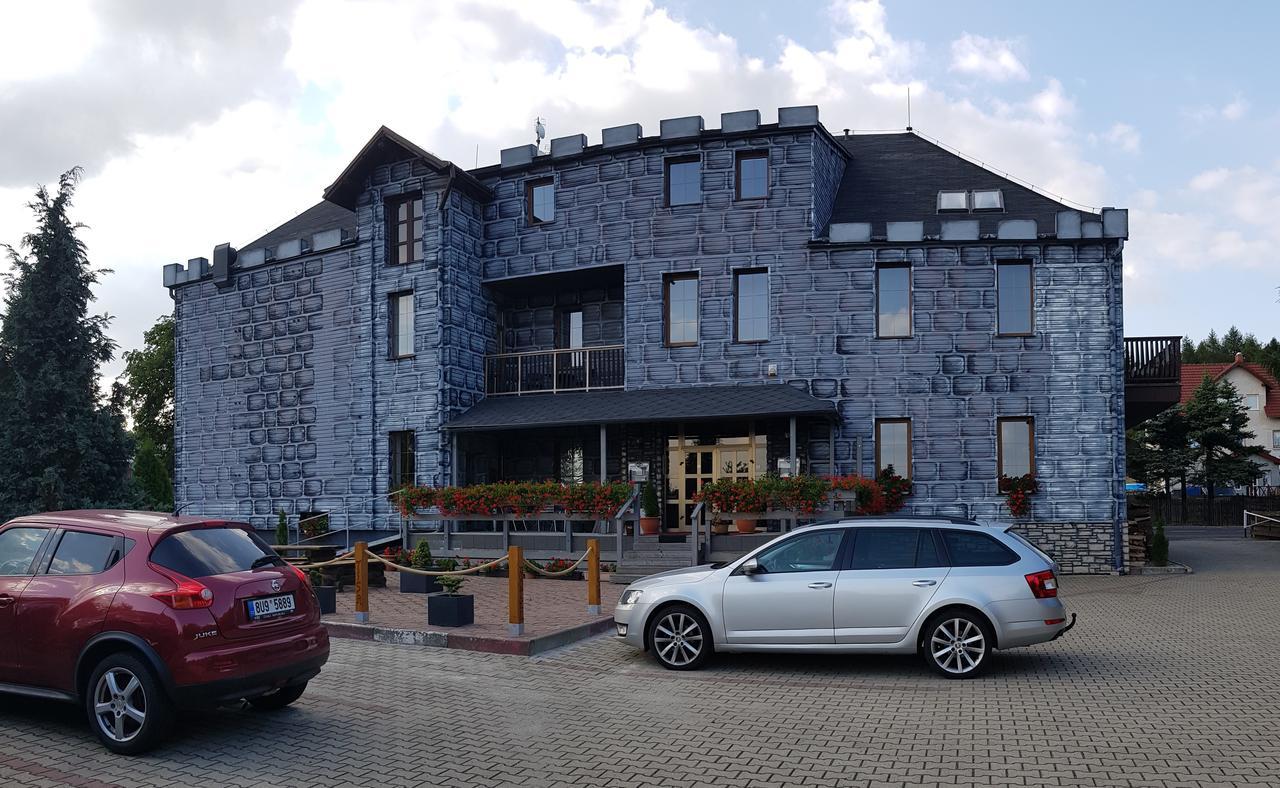 Hotel Camelot Tisá Exterior foto